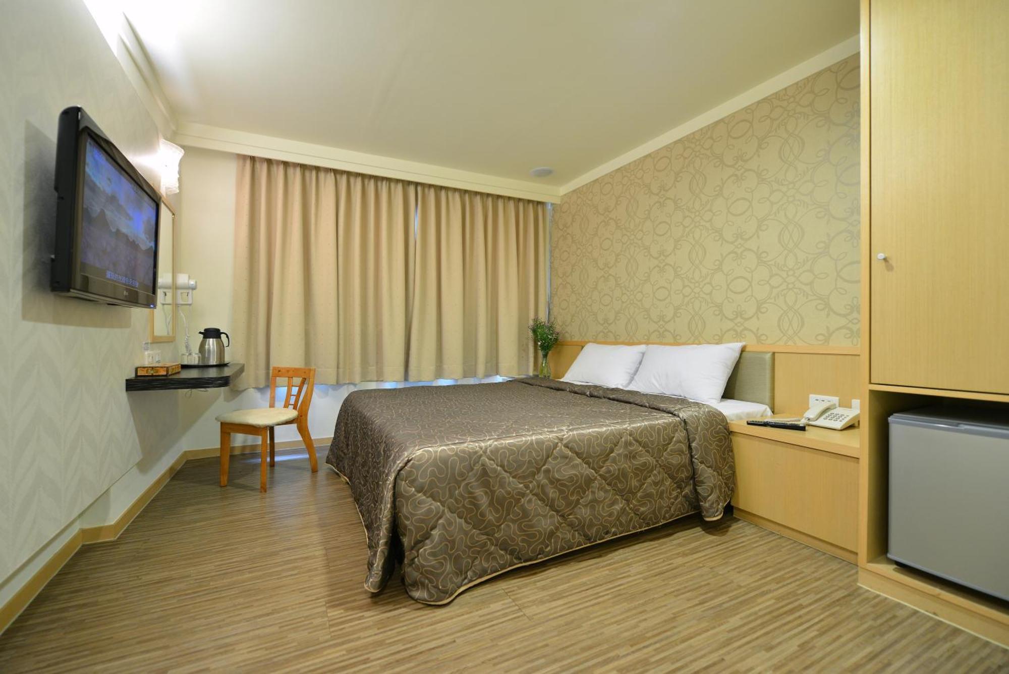 Ing Wang Hotel Tainan Eksteriør billede